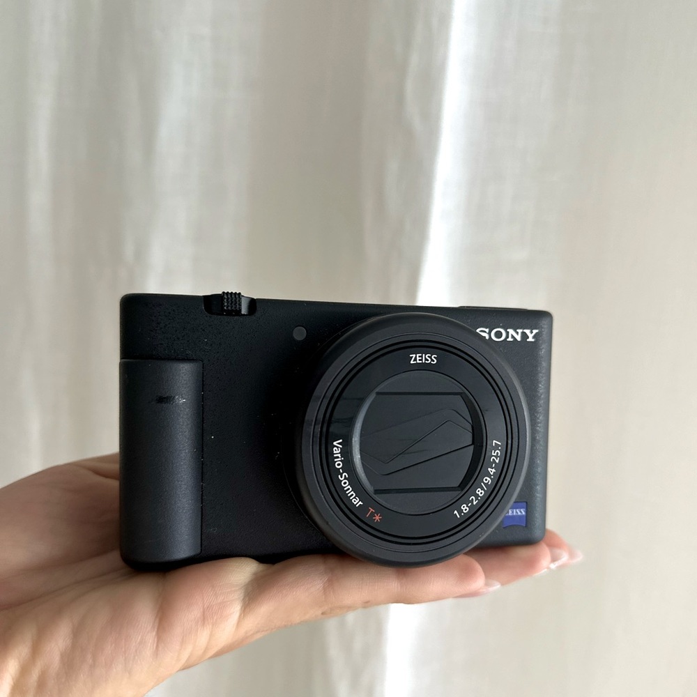 🆕 Sony ZV-1 Digital Camera for Content Creators